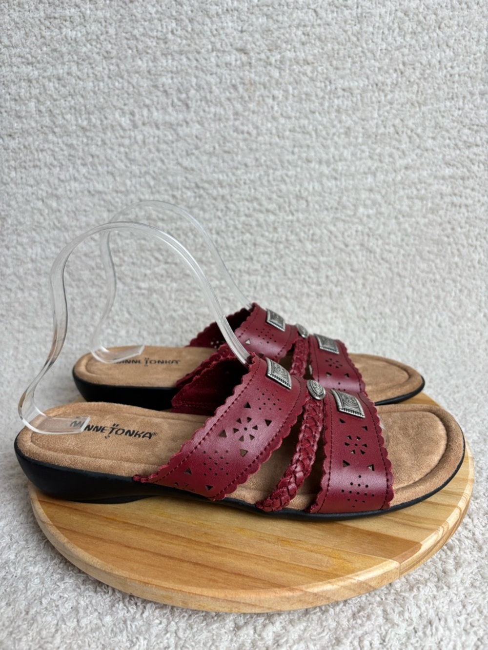 Minnetonka Sandals Womens  10WW Red Glynis Leather Casual Comfort Slides